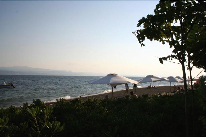 Posidonia Pension Amarynthos Exteriör bild