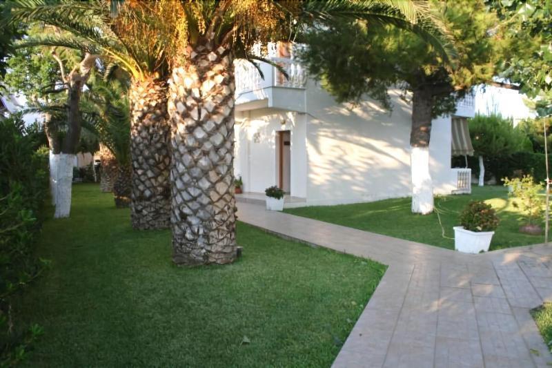 Posidonia Pension Amarynthos Exteriör bild