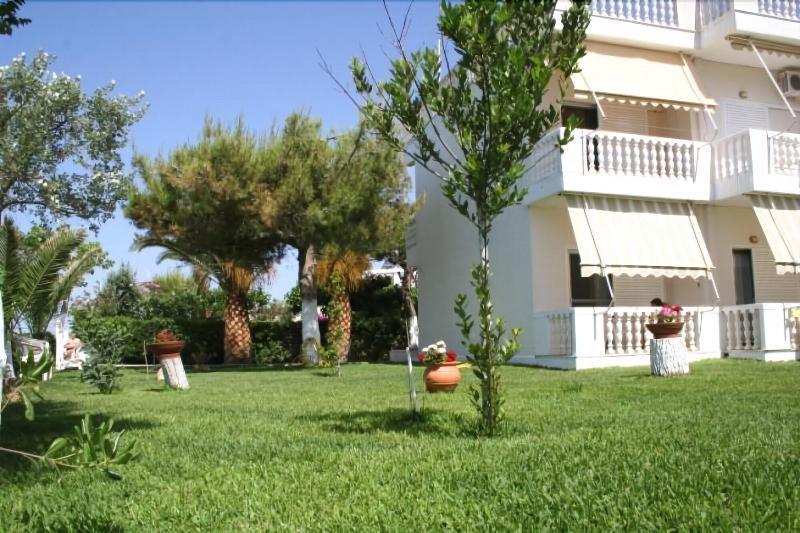 Posidonia Pension Amarynthos Exteriör bild