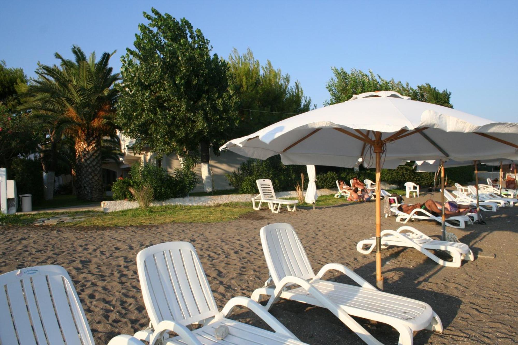 Posidonia Pension Amarynthos Exteriör bild