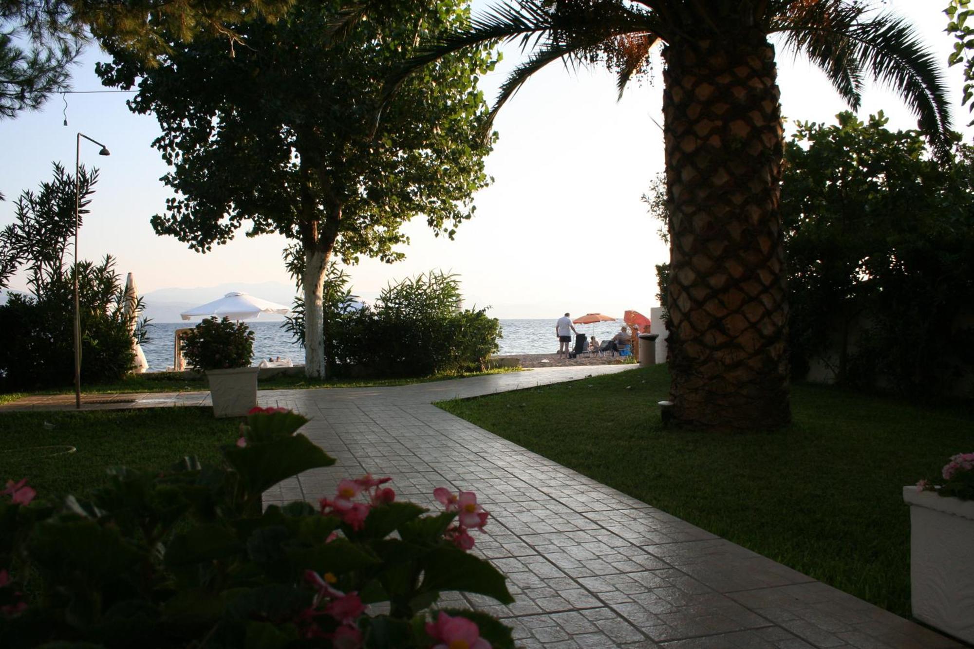 Posidonia Pension Amarynthos Exteriör bild