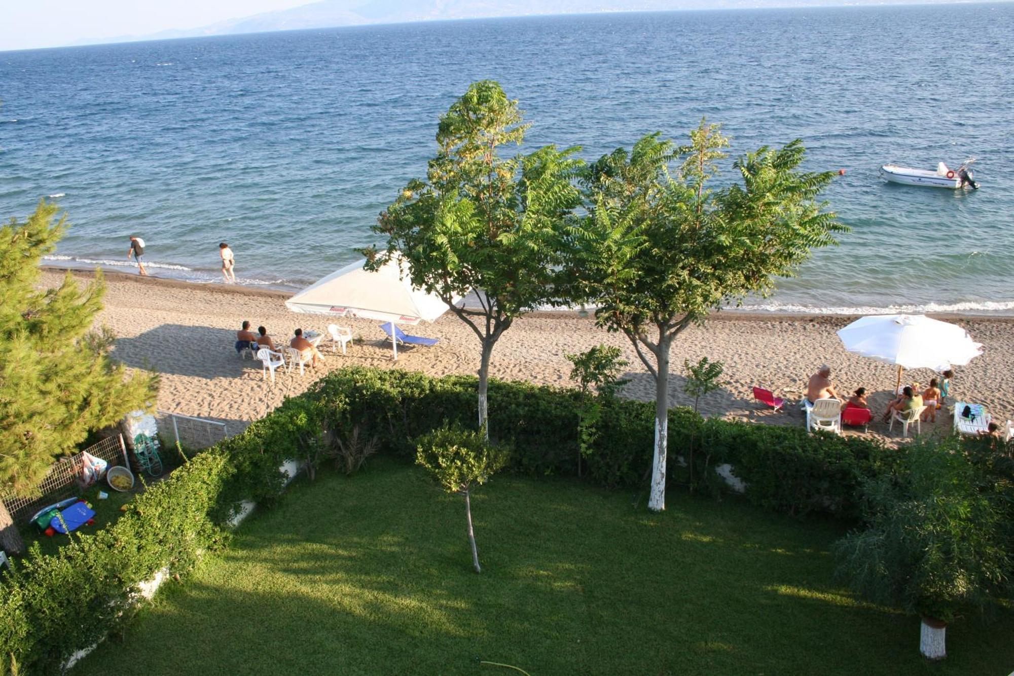 Posidonia Pension Amarynthos Exteriör bild