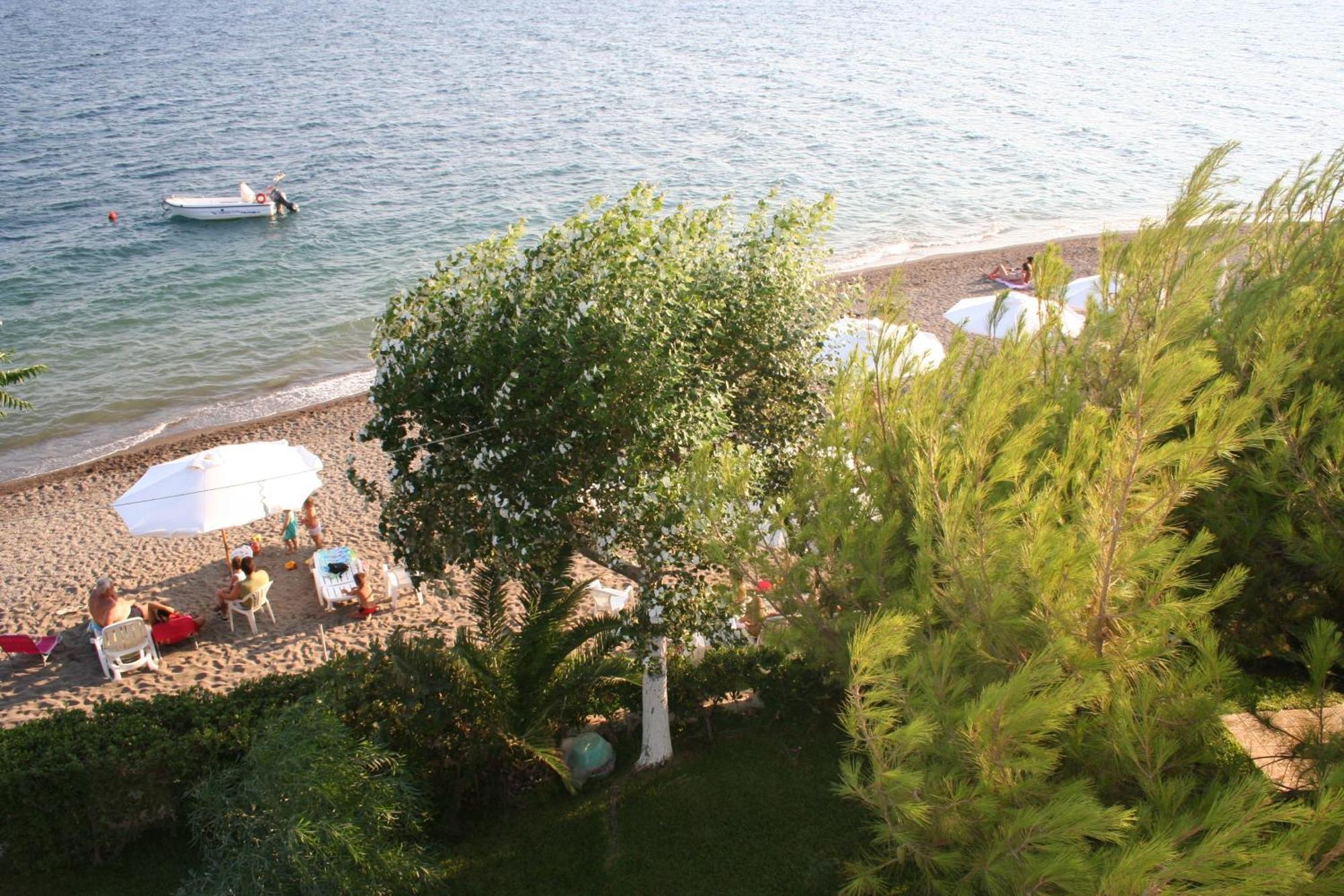 Posidonia Pension Amarynthos Exteriör bild