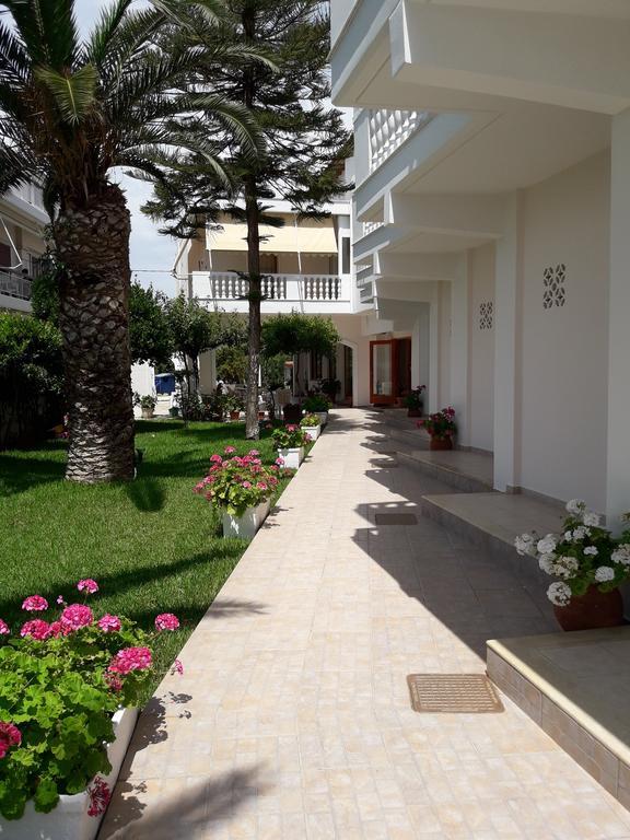Posidonia Pension Amarynthos Exteriör bild
